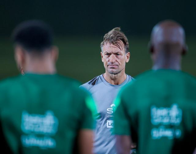 世界杯精彩进球-国足将迎老熟人 甲A体能教练摇身变沙特主帅