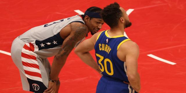 世界杯比赛集锦-库里PK比尔引众人关注 得分王之争却变成打铁大战